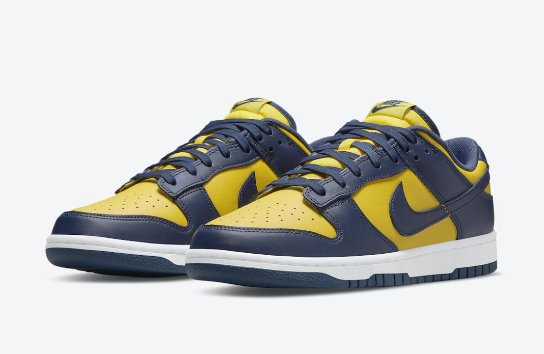 sb dunk low varsity maize